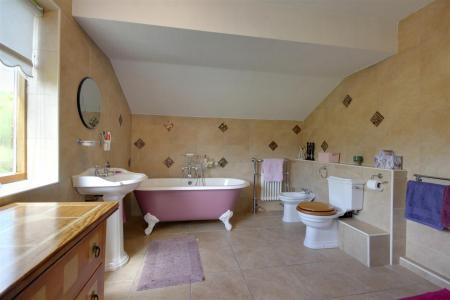 En-Suite Bathroom