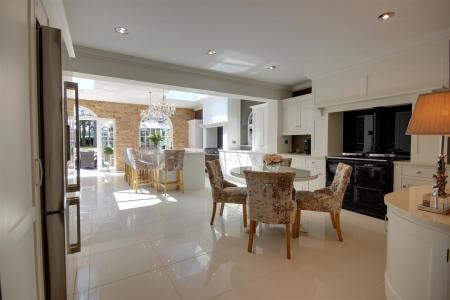 Open-plan Living Kitchen with Dining Area