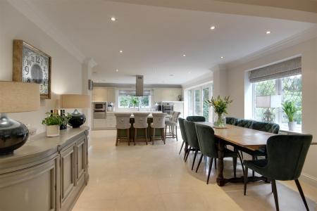 Open Plan Kitchen/Living/Dining