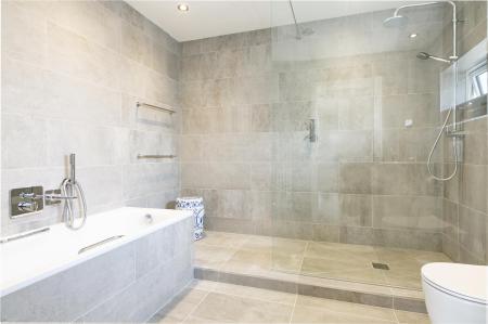 En-suite Bath/Shower Room