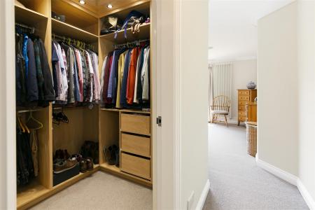 Walk in  wardrobe