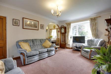 Sitting/Dining Room