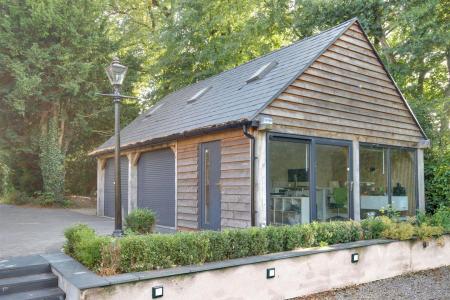 Garage & Home Office/Gym