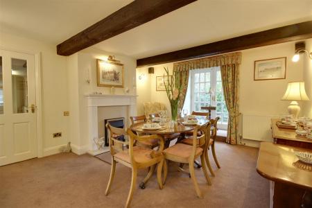 Entrance Reception/Dining Area