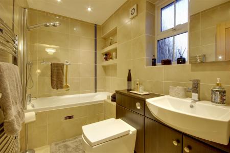 En-Suite Bathroom