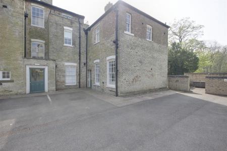 Garage & Parking
