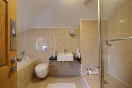 En-suite Bath/Shower Room