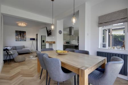 Living/Dining Area