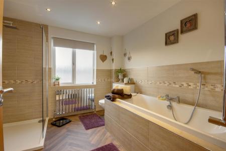 En-suite Bath/Shower Room