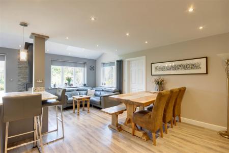 Living/Dining Area
