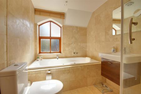 En-suite Bath/Shower Room
