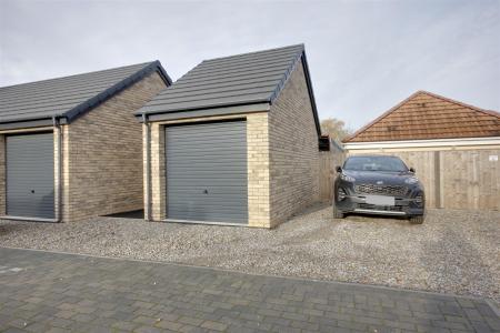Garage & Parking