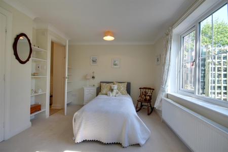 Bedroom 5/Study