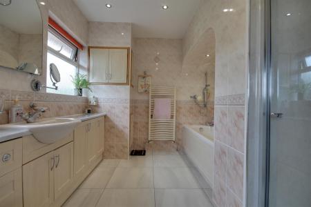 Ensuite Bathroom