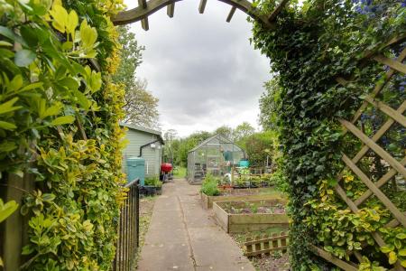 Shed/Greenhouse/Vegetable Garden Area