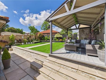 Deck & Pergola