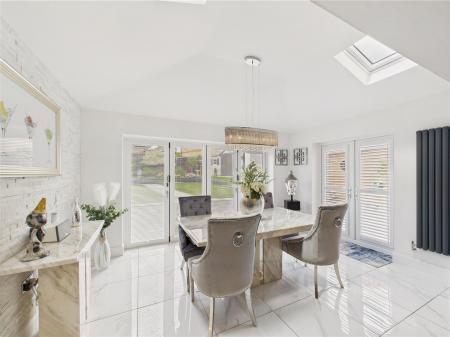 Living / Dining Area