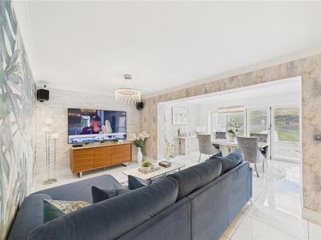 Living / Dining Area