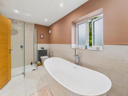 En-suite Bath/Shower Room