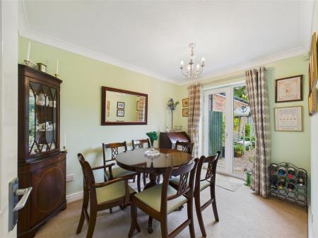Bedroom 2/Dining Room
