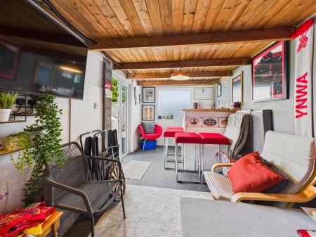 Garden Bar