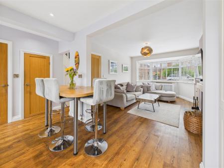 Kitchen/Dining Area