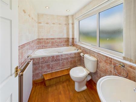 En-suite Bathroom