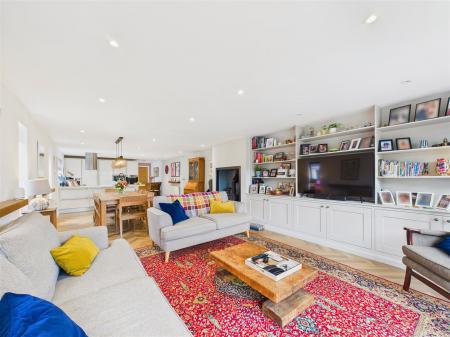 Open Plan Living/Dining Kitchen