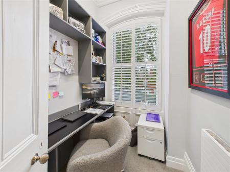 Bedroom 5/Study