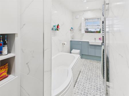 En-suite Bathroom