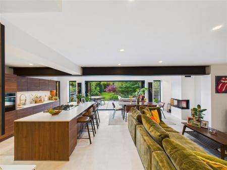 Open Plan Living/Dining/Kitchen