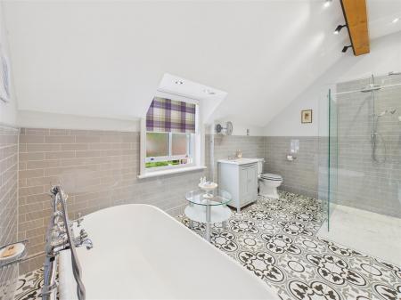 En-Suite Bath/Shower Room