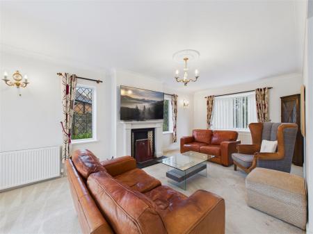 'L' shaped Living Room