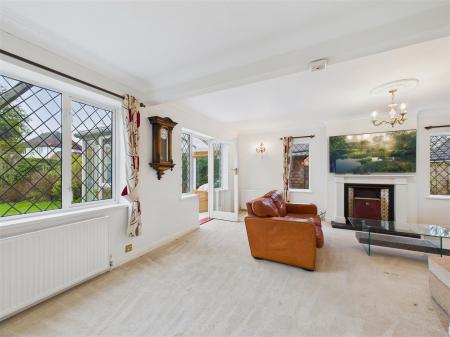 'L' shaped Living Room