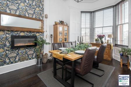 Dining room/5th Bedroom