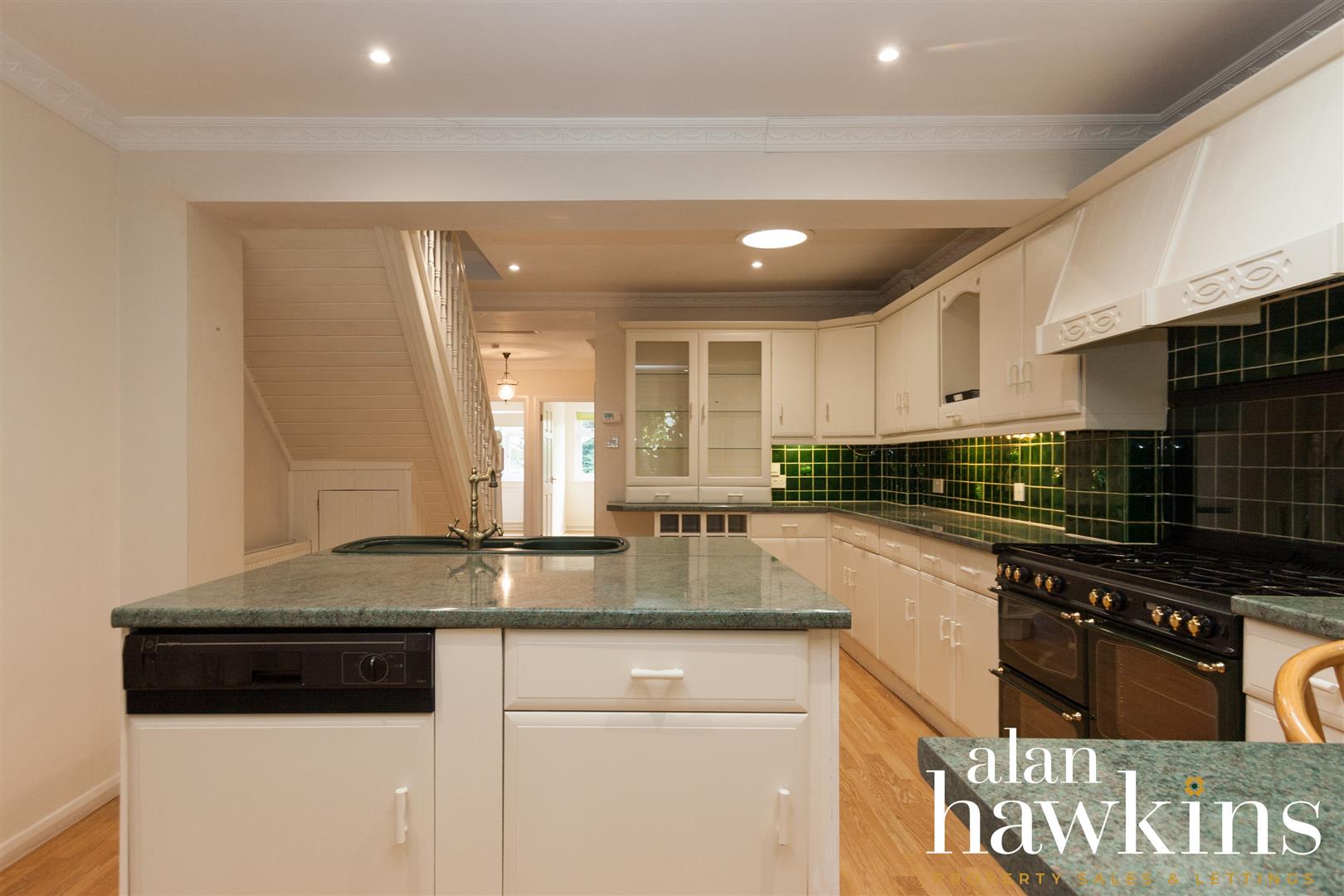 4 bedroom Detached Bungalow for sale in Purton Swindon