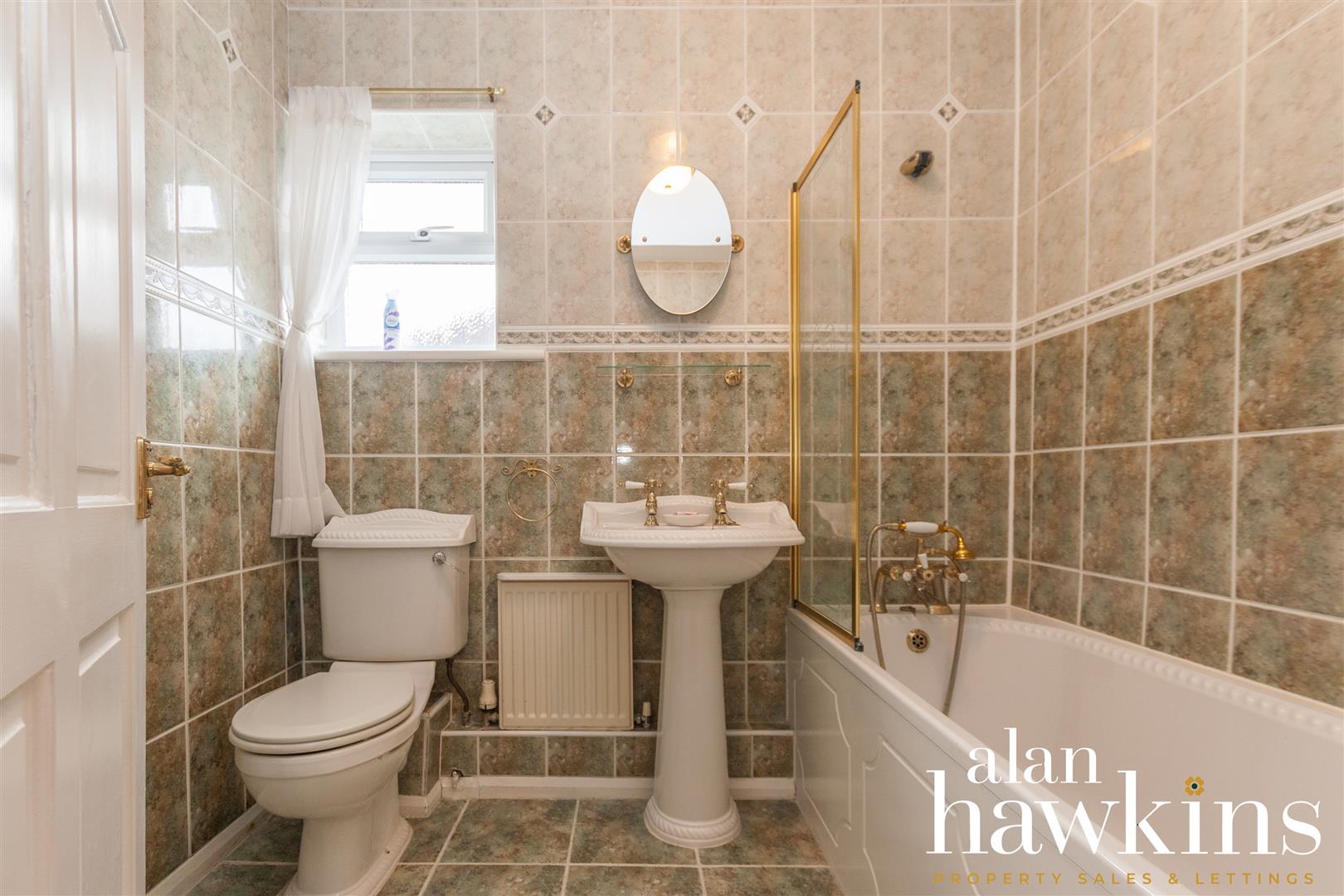 4 bedroom Detached Bungalow for sale in Purton Swindon