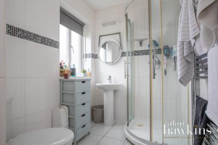 Bed 1 En-Suite