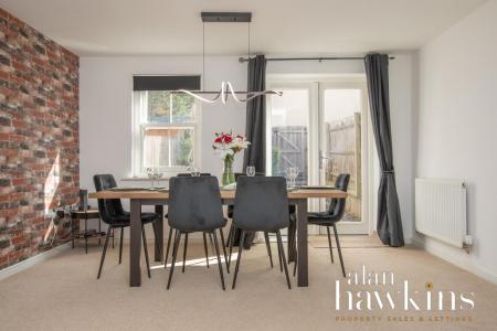 Lounge/Dining Room