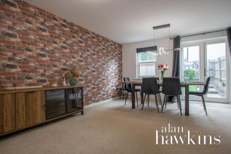 Lounge/Dining Room