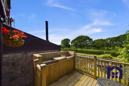 Upper deck barbeque area