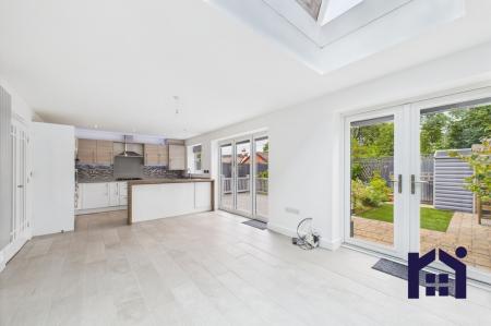 Dining kitchen