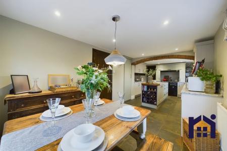 Dining kitchen