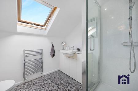 En suite to bedroom two