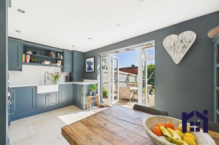 Dining kitchen