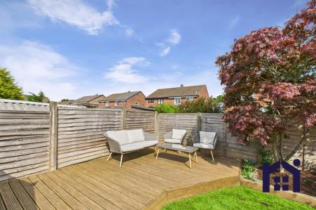Upper decking