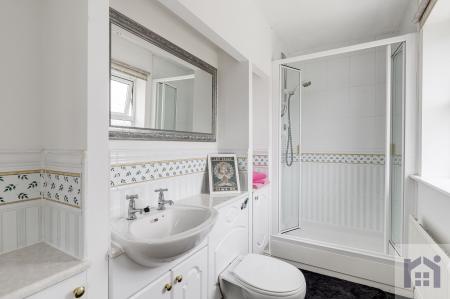 Bedroom two en suite