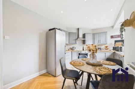 Dining kitchen