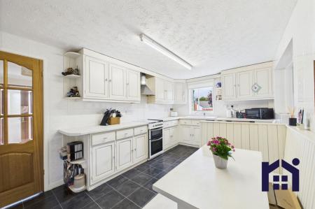 Dining kitchen