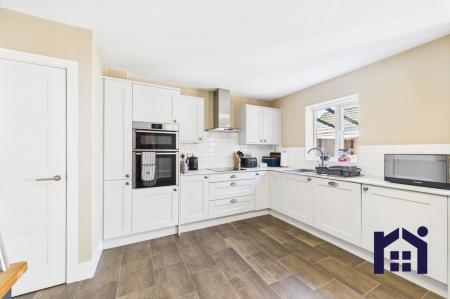 Dining kitchen